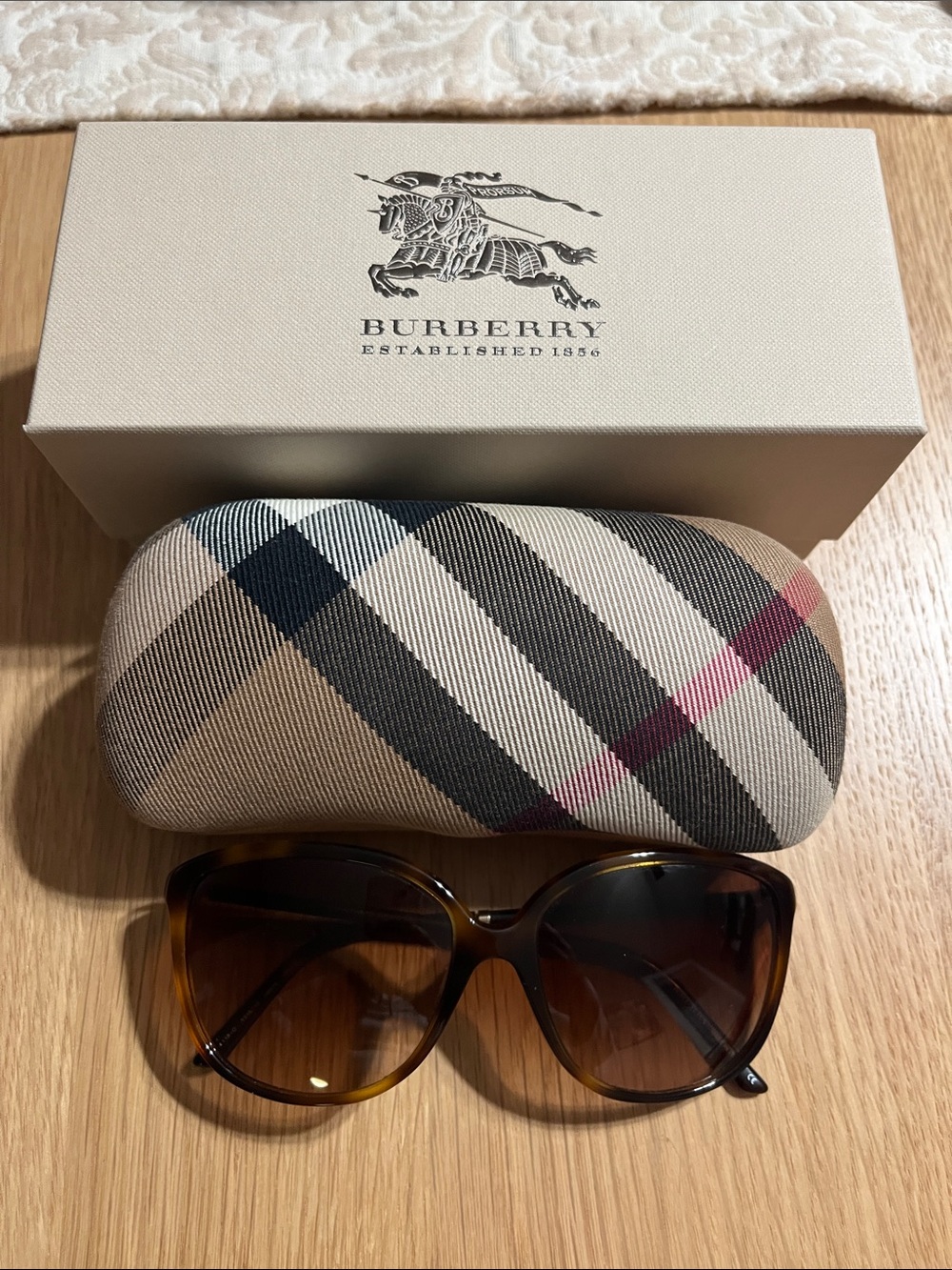 Burberry Brown Tortoiseshell Sunglasses with Gradient Brown Lenses